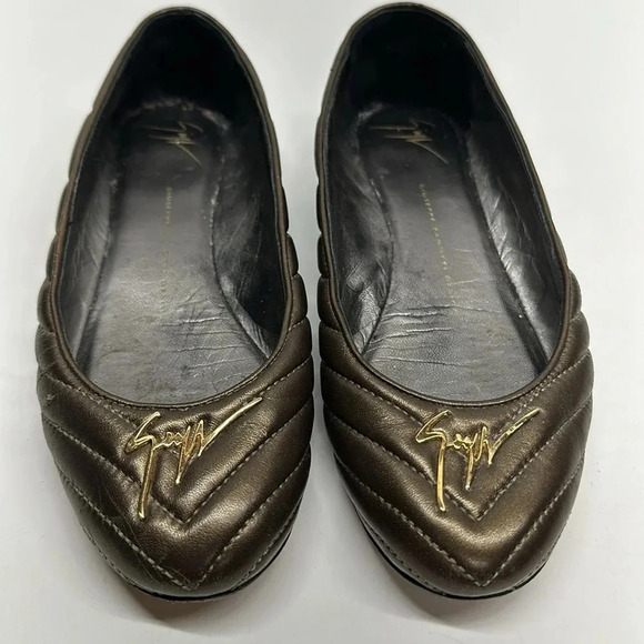 Giuseppe Zanotti Ballet Flats Slip On Shoes Quilted Leather Gold Logo Size 7.5 - Picture 2 of 11